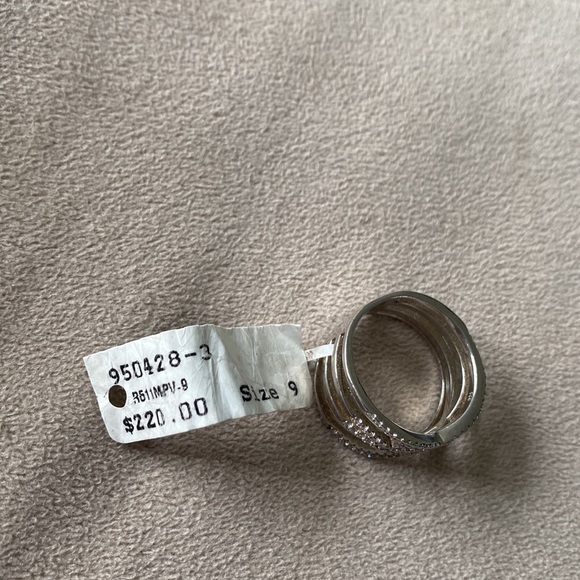 Sterling Silver Criss Cross Ring - Picture 2 of 2